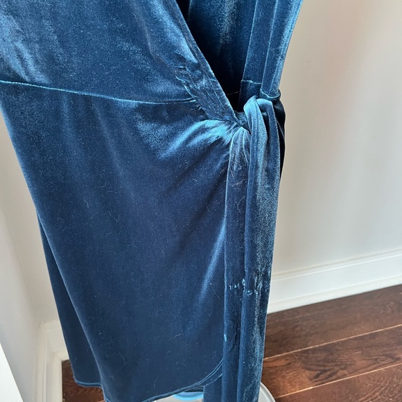 Signature by Reitmans Blue velvet Half Wrap Dress size XS - Picture 2 of 8